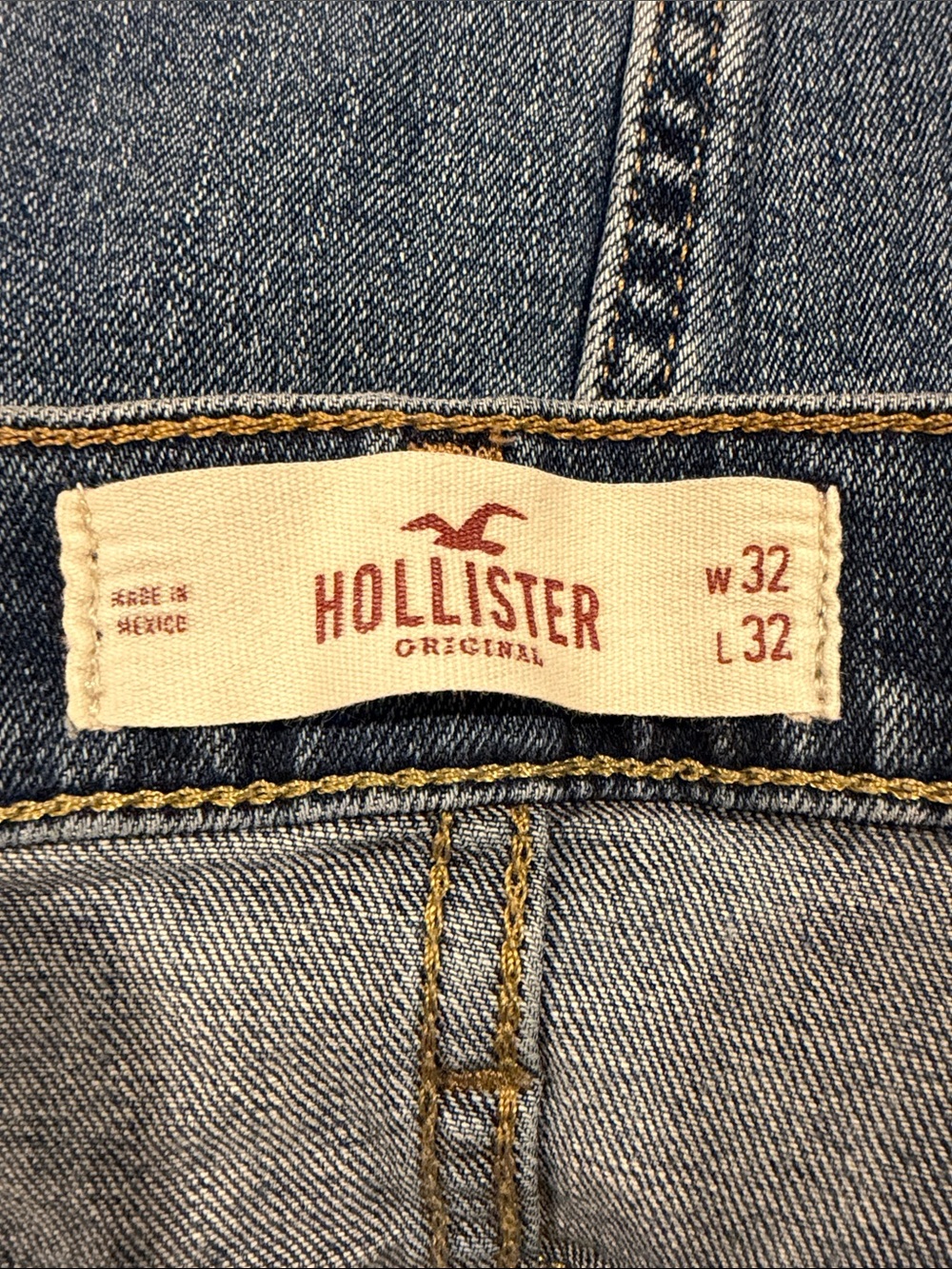 Hollister Men's Classic Blue Denim Jeans - Blue 32x32